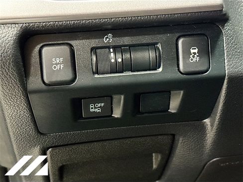 Used 2017 Subaru Crosstrek 2.0i Limited image 10