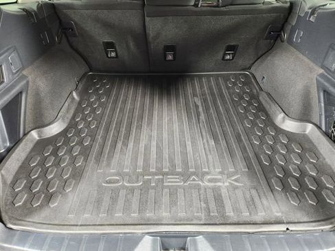 Used 2020 Subaru Outback Premium image 30