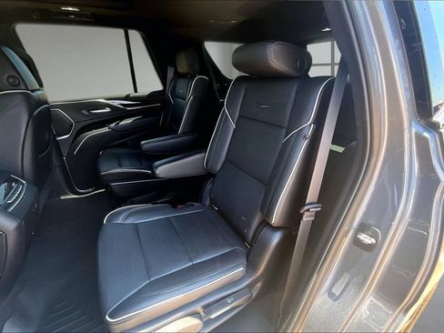 Used 2021 Cadillac Escalade Premium Luxury AWD/4WD image 26