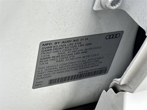 Used 2024 Audi Q3 2.0T Premium image 49