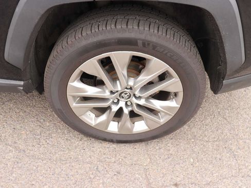 Used 2019 Toyota RAV4 XLE Premium w/ Cold Weather Package AWD/4WD image 9