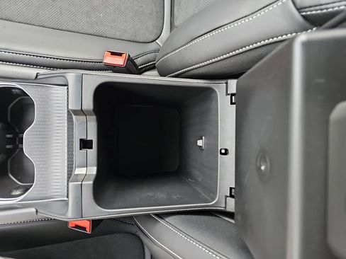 New 2025 Jeep Grand Cherokee Altitude image 30