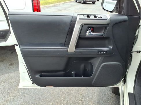 Used 2021 Toyota 4Runner Limited AWD/4WD image 7