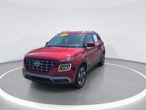 Used 2024 Hyundai Venue Limited FWD image 4