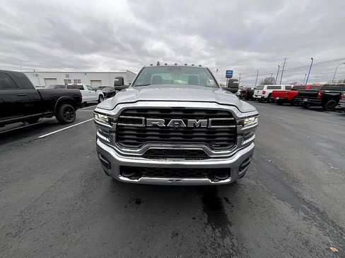 New 2026 RAM 5500 4x4 Regular Cab image 2