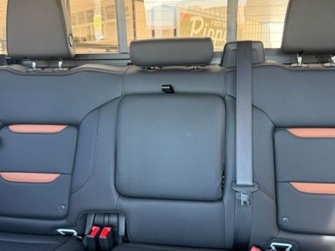 New 2026 GMC Sierra 2500 AT4 w/ LPO, Black Badging Package AWD/4WD image 17