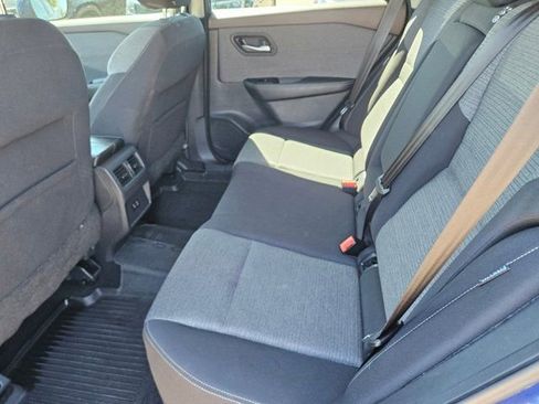 Used 2022 Nissan Rogue SV image 10