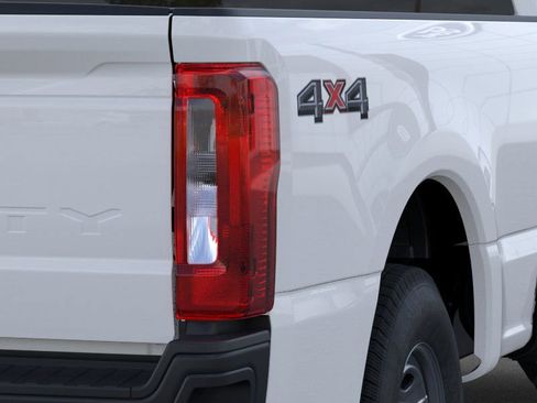 New 2026 Ford F250 XL w/ F-250 >10K GVWR Package image 21