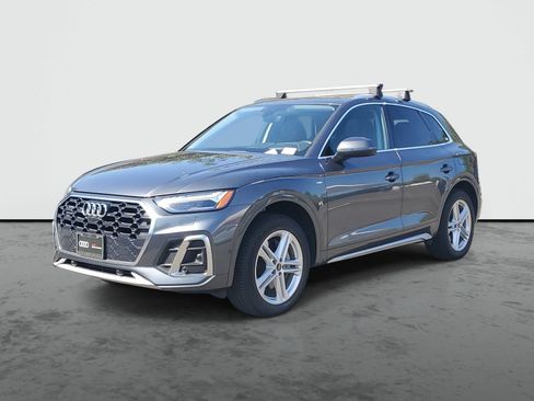 Used 2022 Audi Q5 e Prestige w/ Prestige Package AWD/4WD image 2