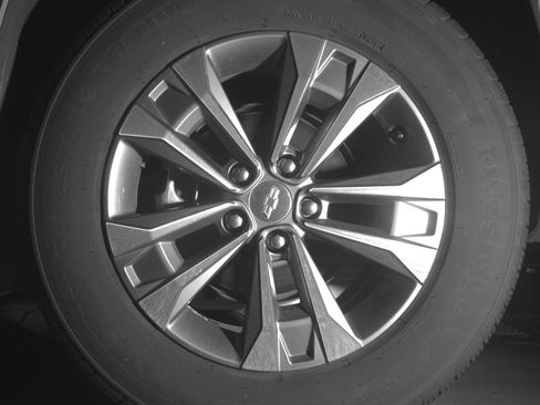 Used 2025 Chevrolet Equinox LT FWD image 14