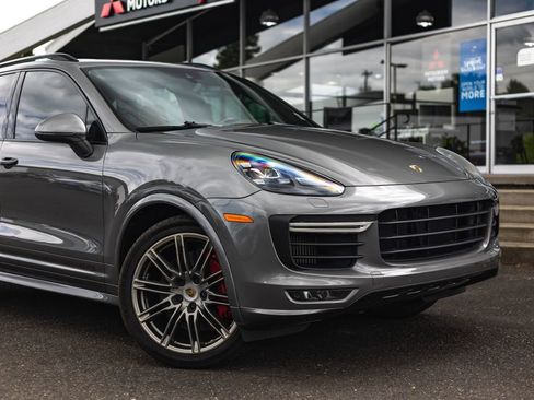 Used 2016 Porsche Cayenne GTS AWD/4WD image 3