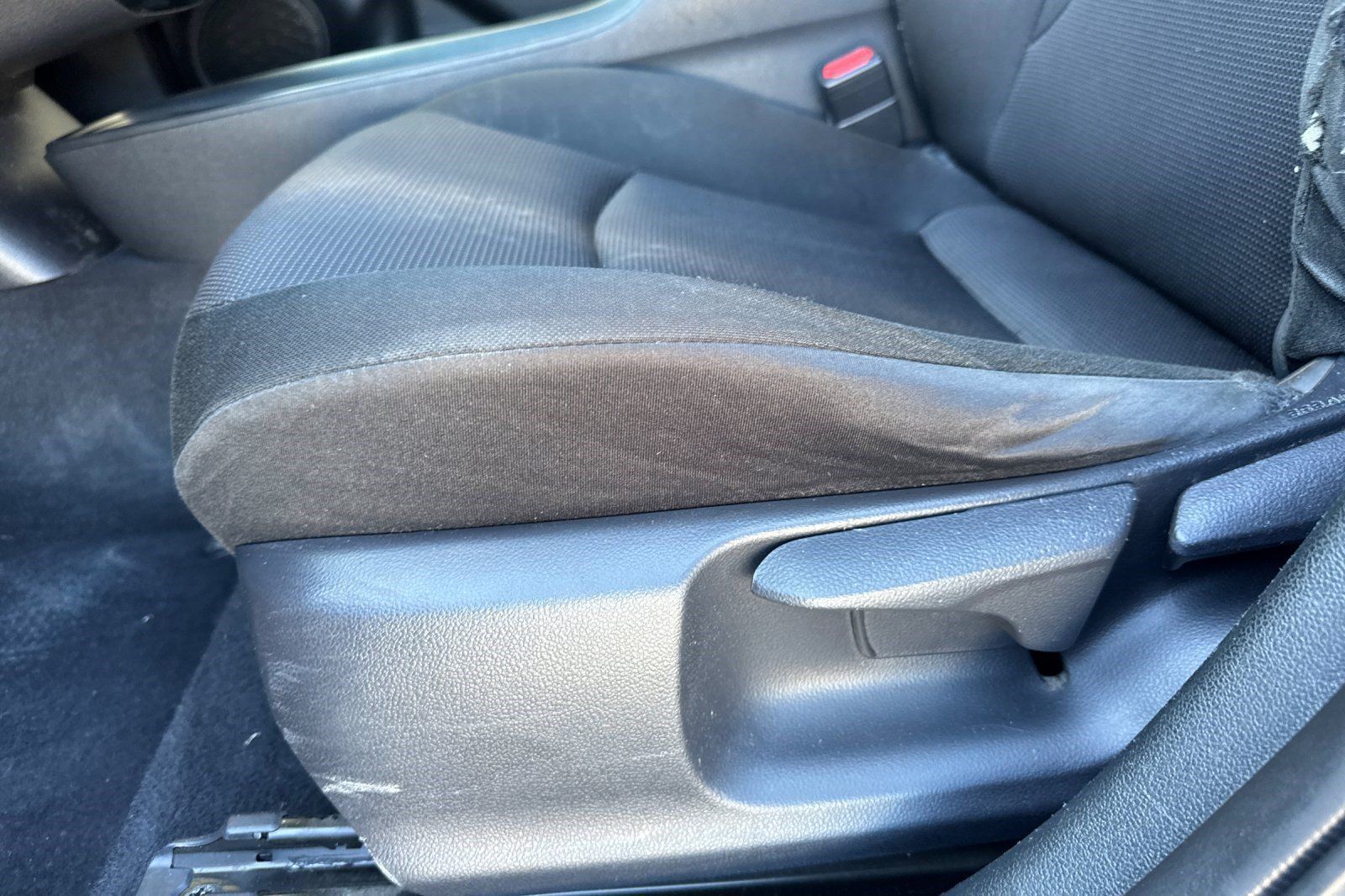 Used 2019 Toyota Prius L Eco FWD image 14
