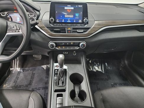 Used 2025 Nissan Altima 2.5 SV AWD/4WD image 17