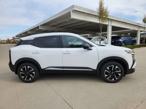 New 2026 Nissan Kicks SV w/ SV Premium Package AWD/4WD image 2