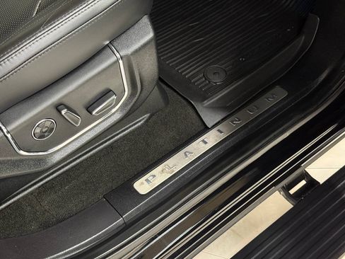 Used 2019 Ford Expedition Platinum RWD image 46