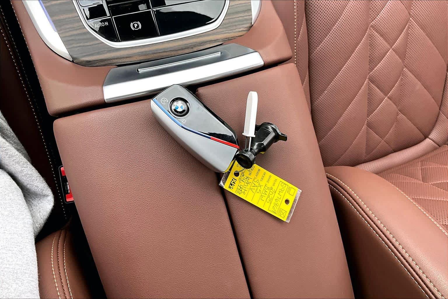 Used 2025 BMW X5 sDrive40i w/ M Sport Package RWD image 15