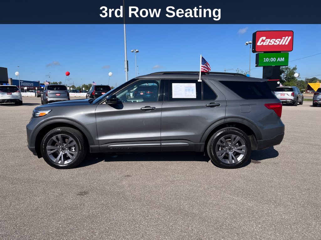 Used 2023 Ford Explorer XLT w/ Equipment Group 202A AWD/4WD image 2
