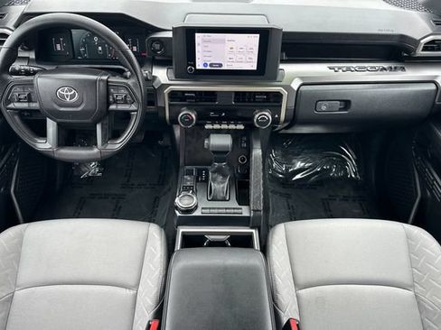 Used 2025 Toyota Tacoma SR5 AWD/4WD image 15