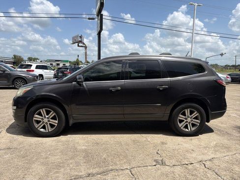 Used 2017 Chevrolet Traverse LT w/ Traveler's Package FWD image 8