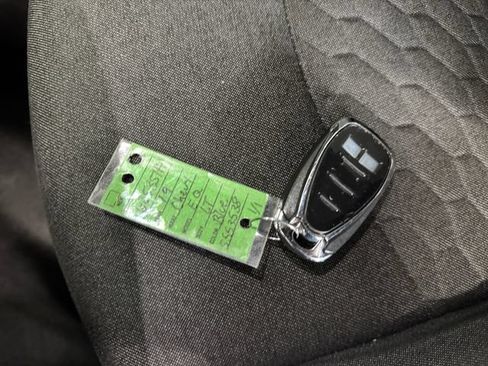 Used 2019 Chevrolet Equinox LT FWD image 26