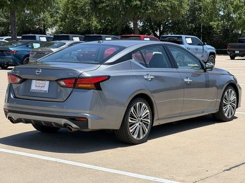 Used 2023 Nissan Altima 2.5 SL FWD image 4