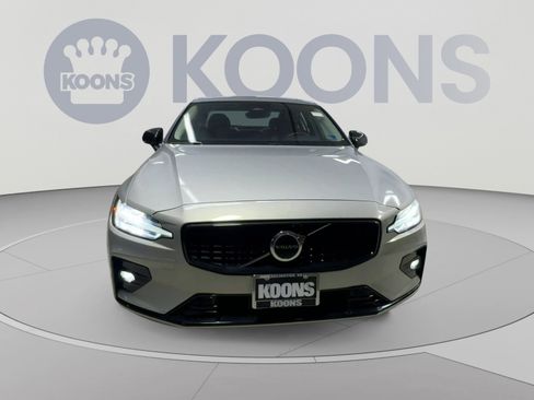 Used 2024 Volvo S60 B5 Core FWD image 4