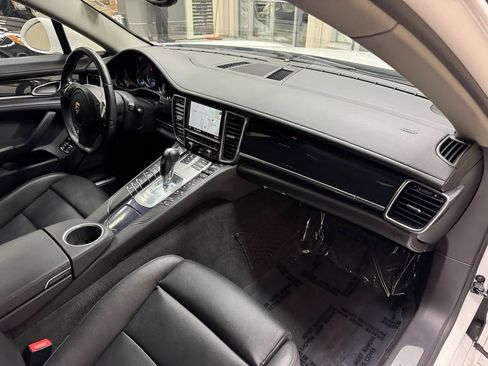 Used 2012 Porsche Panamera 4 image 17