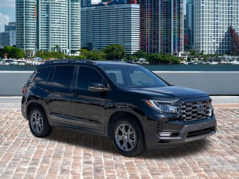 Certified 2024 Honda Passport TrailSport image 3