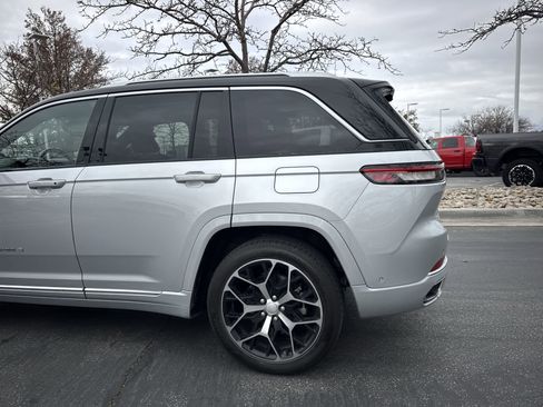 Certified 2022 Jeep Grand Cherokee Summit image 13