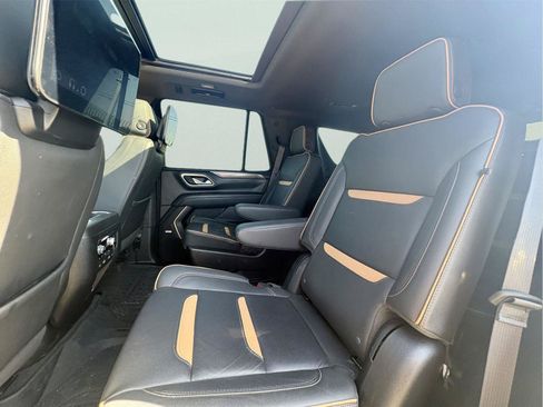 Used 2024 GMC Yukon AT4 w/ AT4 Premium Package AWD/4WD image 12