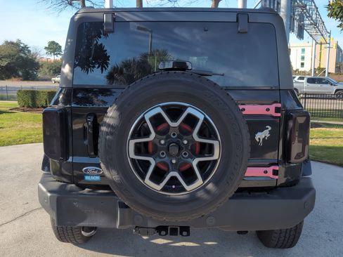 Used 2024 Ford Bronco Outer Banks image 9