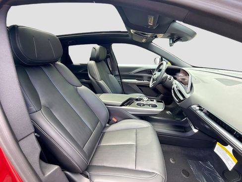 New 2025 Cadillac Lyriq Sport image 29