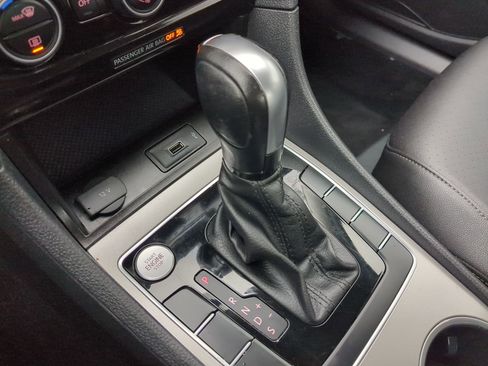 Used 2021 Volkswagen Passat 2.0T SE image 27