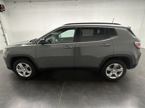 Used 2023 Jeep Compass Latitude AWD/4WD image 6