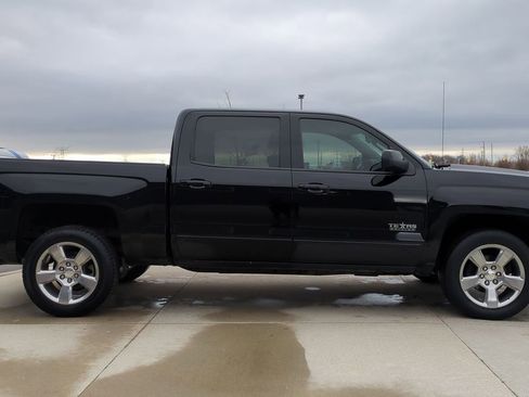Used 2018 Chevrolet Silverado 1500 LT w/ Texas Edition image 4