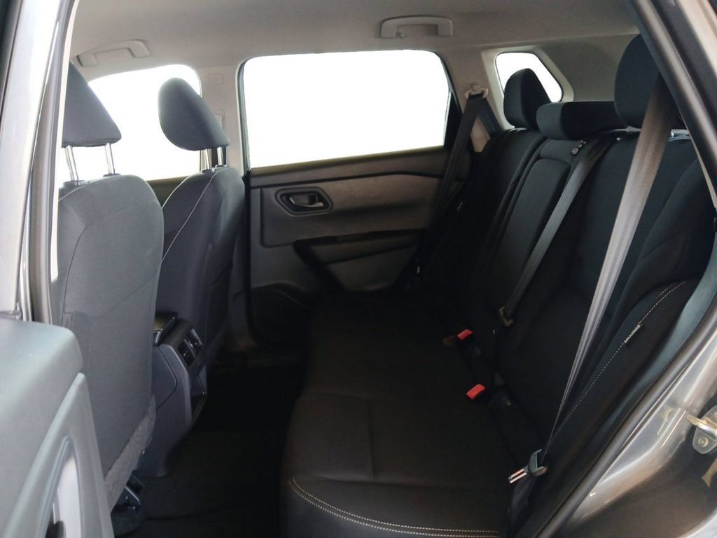 Used 2025 Nissan Rogue S AWD/4WD image 14
