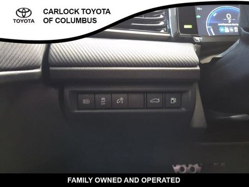 Used 2025 Toyota Camry SE FWD image 25