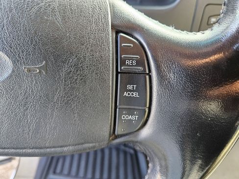 Used 2005 Ford F350 Lariat image 18