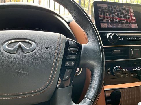 Used 2024 INFINITI QX80 Sensory image 24