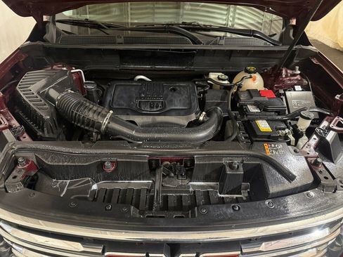 Used 2023 GMC Acadia SLT w/ Technology Package AWD/4WD image 22
