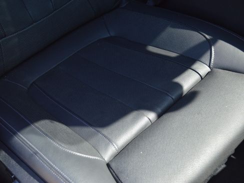 Used 2022 BMW 740i w/ M Sport Package image 36