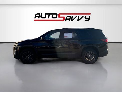 Used 2023 Chevrolet Traverse RS image 4