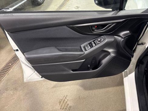 Used 2017 Subaru Impreza 2.0i Premium image 14