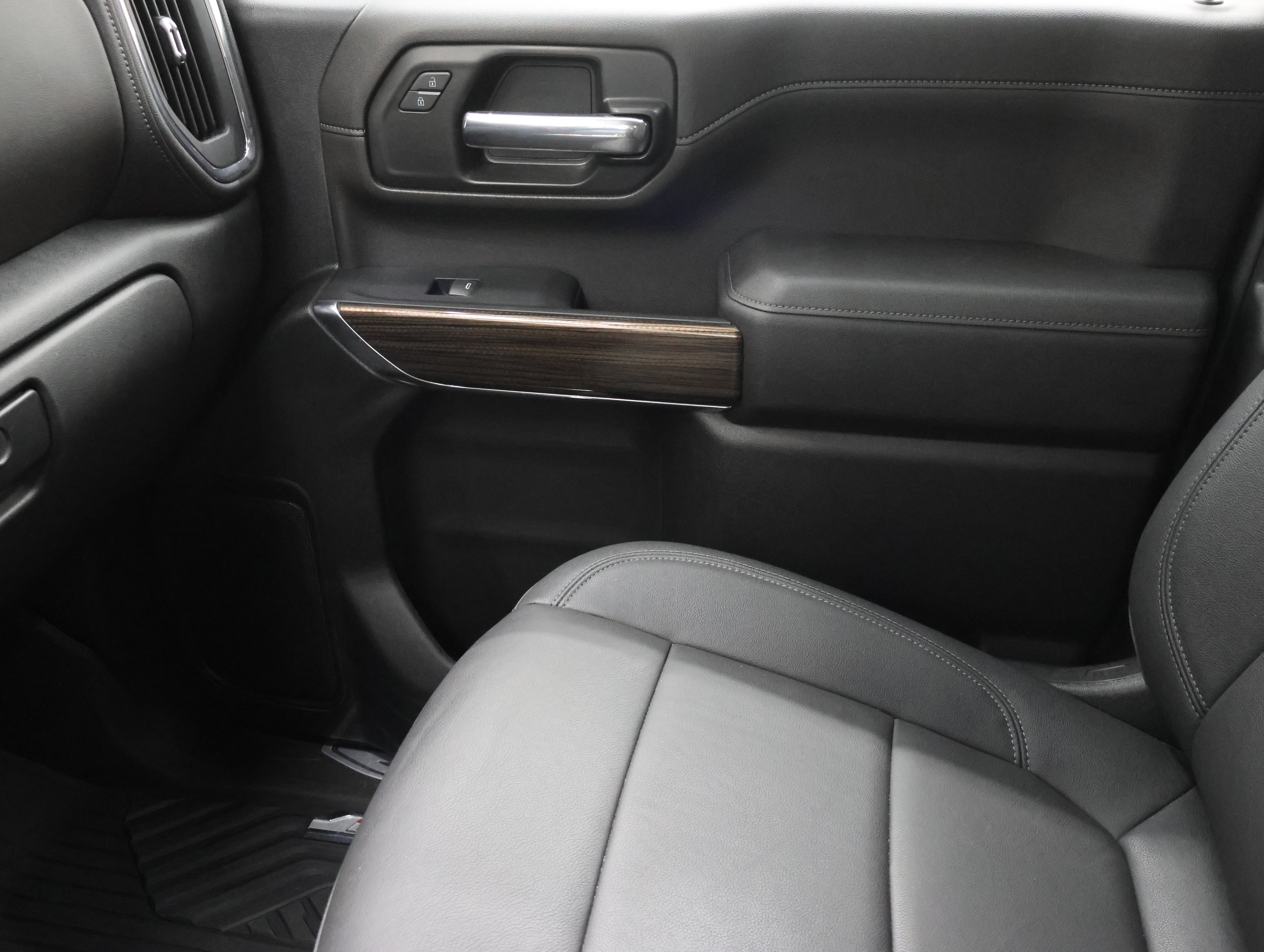 Used 2023 Chevrolet Silverado 2500 LT w/ Convenience Package AWD/4WD image 13