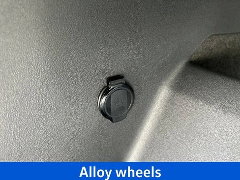 Certified 2026 Volkswagen Tiguan SE FWD image 40