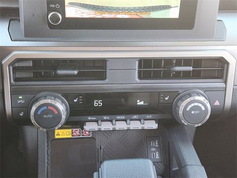 Used 2025 Toyota 4Runner TRD Off-Road image 14