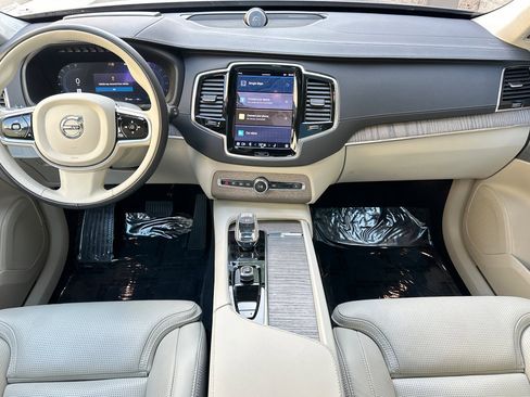Used 2023 Volvo XC90 B6 Ultimate w/ Lounge Package image 14