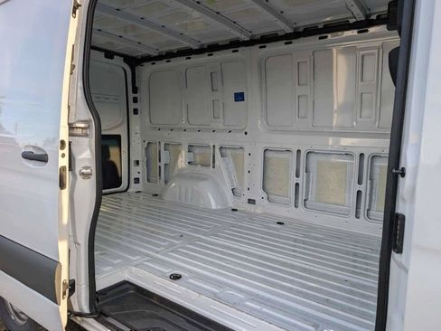 Used 2025 Mercedes-Benz Sprinter 2500 image 15