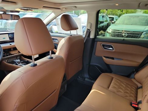 New 2026 Nissan Rogue Platinum AWD/4WD image 13