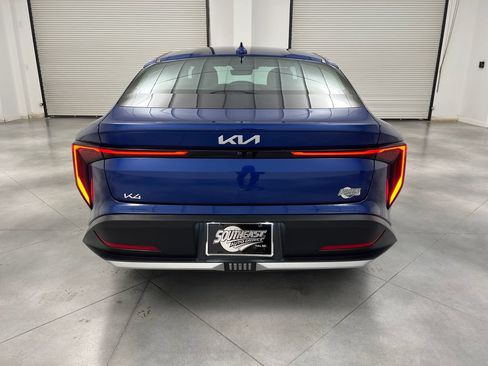 Used 2025 Kia K4 FWD image 8